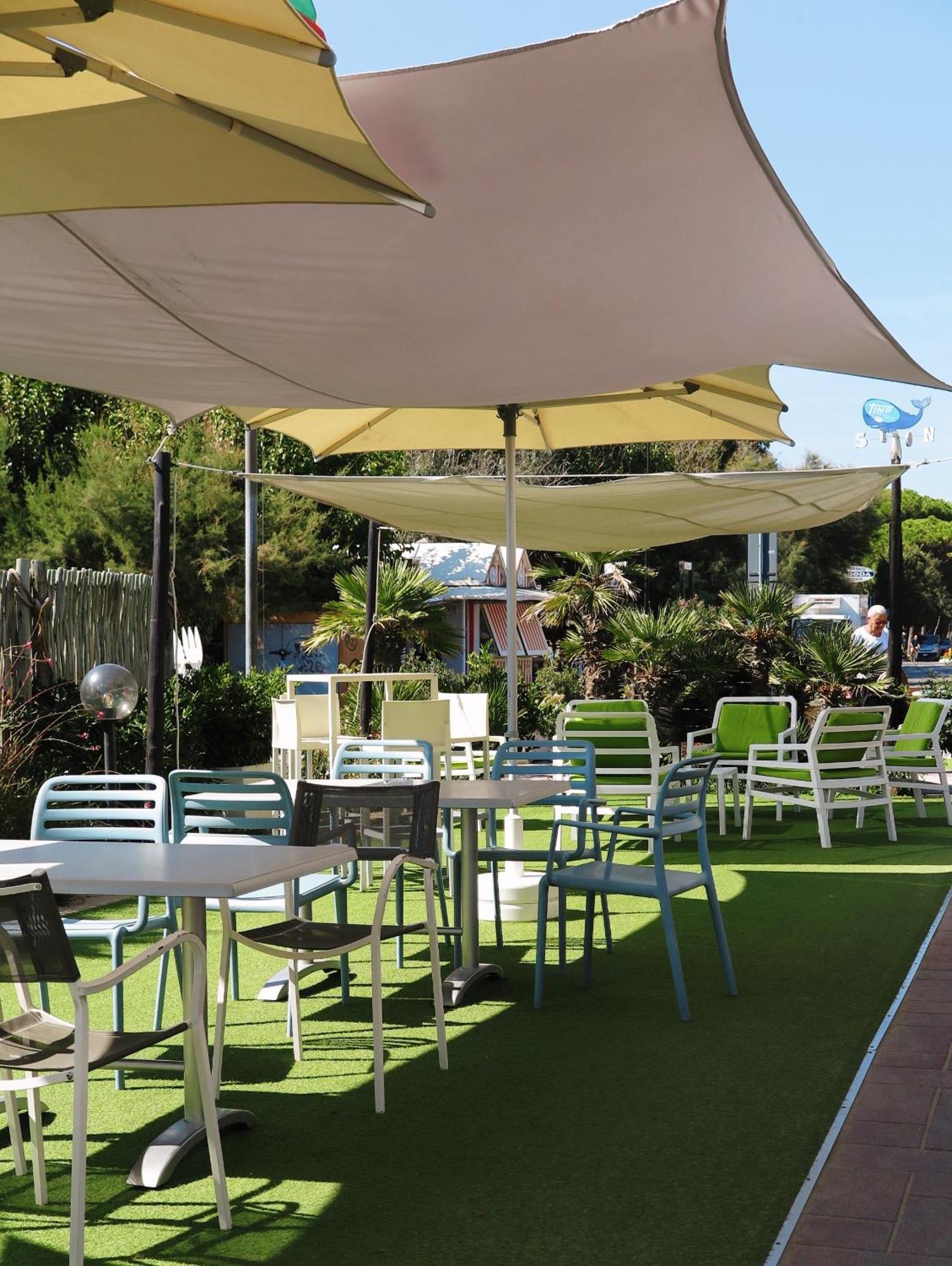 Hotel Commodore Cervia Exterior foto